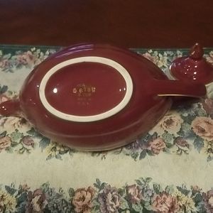 Hall 6 cup maroon with gold accents tea pot